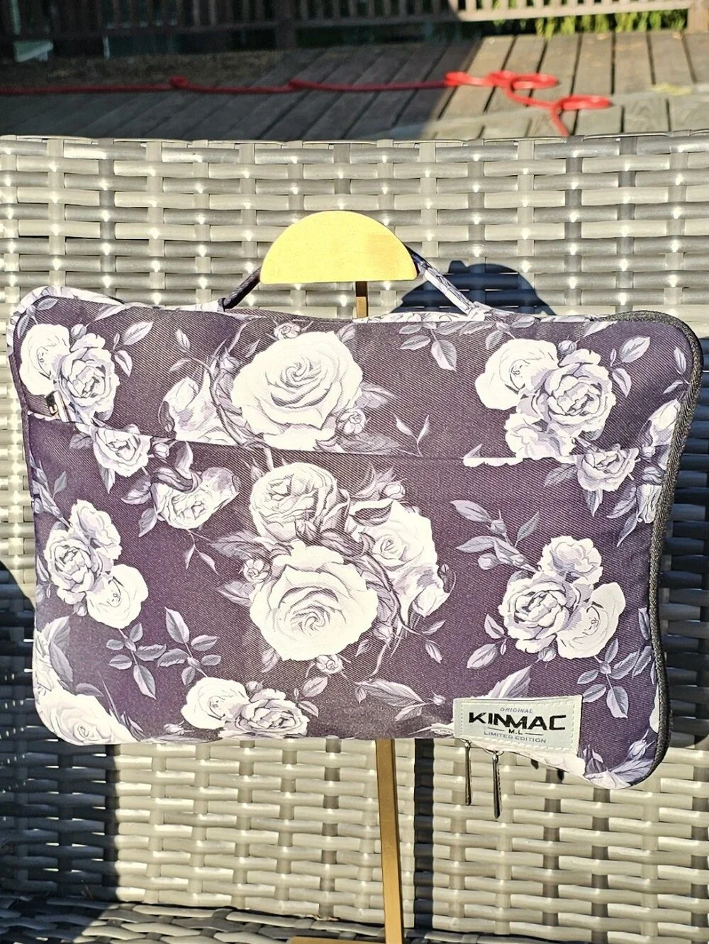 Kinmac 360° Protective Laptop Sleeve in White Rose Floral